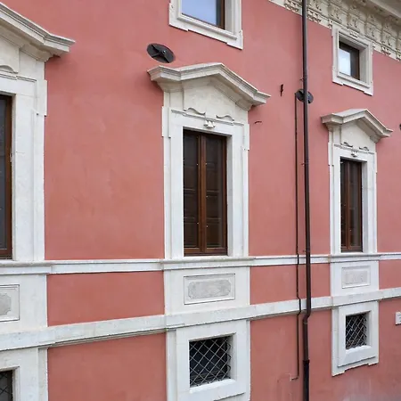 Palazzo Rustici Charme & Garden 3* LʼAquila