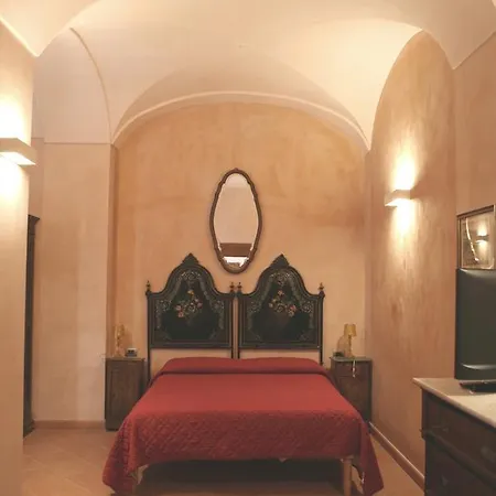 Palazzo Rustici Charme & Garden LʼAquila