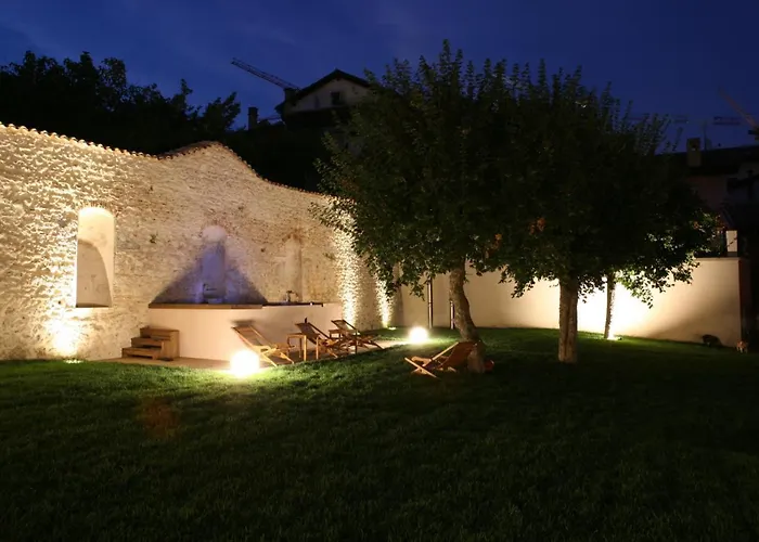 Palazzo Rustici Charme & Garden Bed & Breakfast L'Aquila